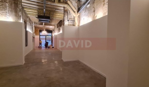 Retail in Barcelona, Barcelona to rent Interior Photo- Image 1 of 9