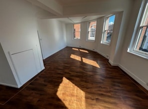 13 Market Pl, Derby to rent Interior Photo- Image 1 of 4