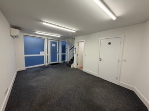 97 Bellevue Rd, London to rent Interior Photo- Image 2 of 2