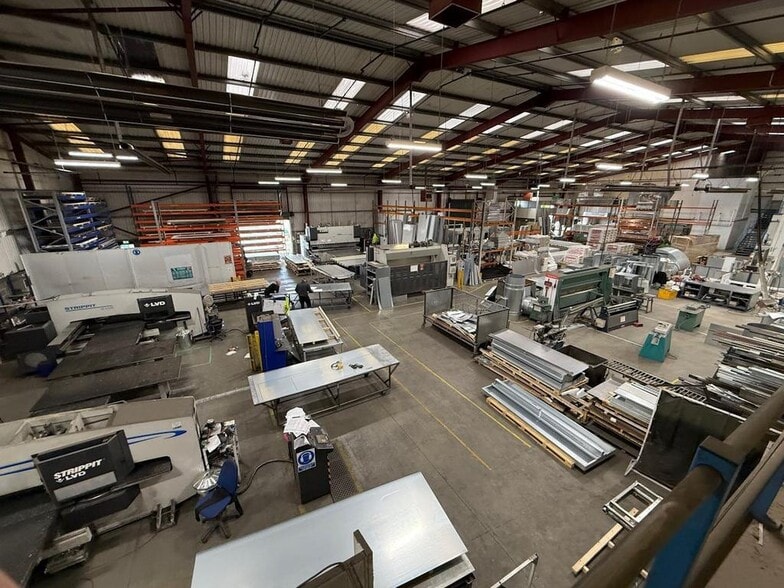 Green Ln, Heywood to rent - Building Photo - Image 3 of 18