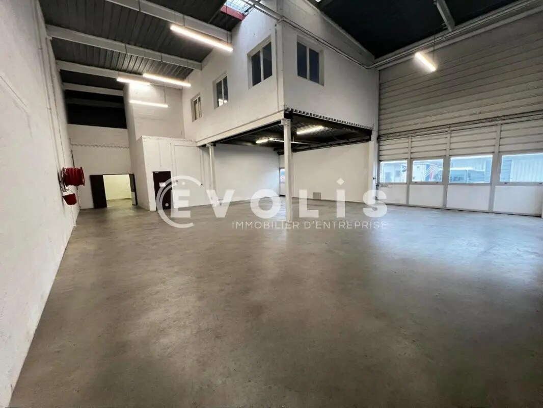 Industrial in Bondoufle to rent Interior Photo- Image 1 of 14