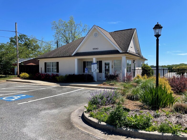 5590 Houston Rd, Macon 31216 Freestanding Office Building UK