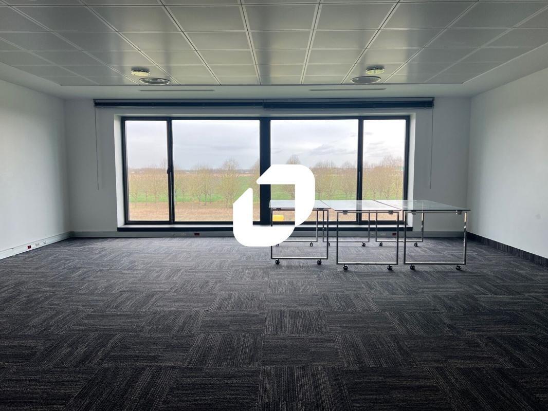 Office in Lieusaint for sale Building Photo- Image 1 of 5