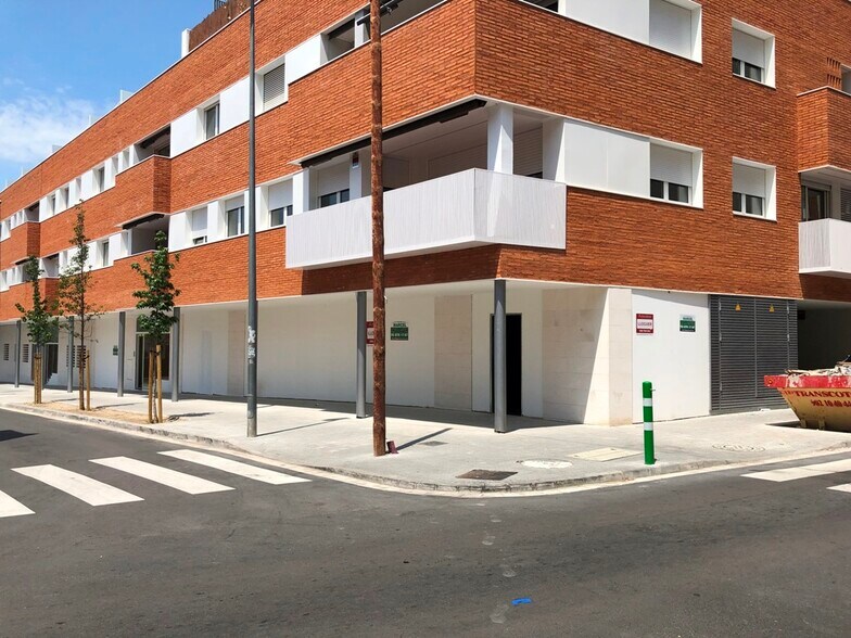 Retail in Granollers, Barcelona to rent - Primary Photo - Image 1 of 2