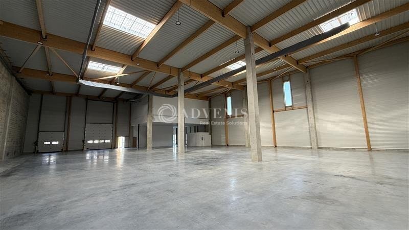 Light Industrial in Moissy-Cramayel to rent - Building Photo - Image 2 of 12