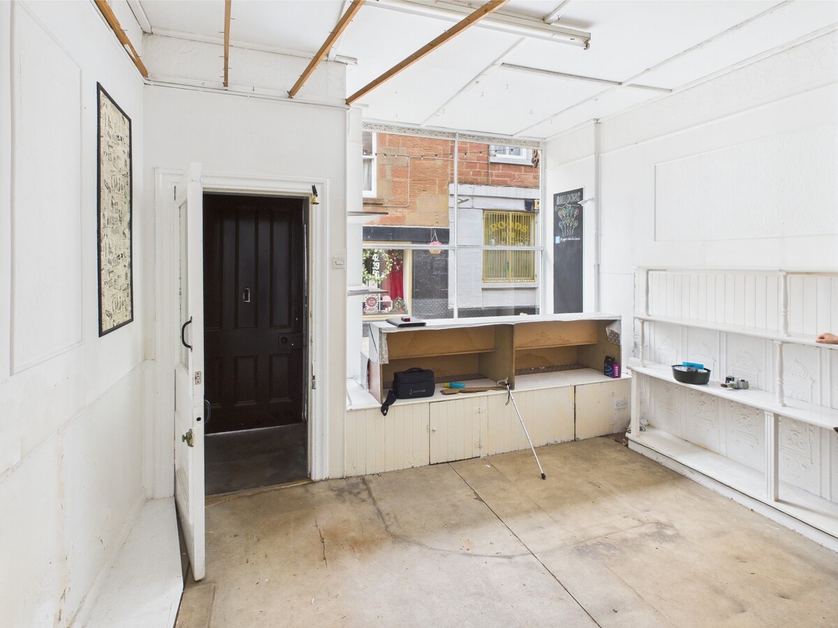 19 Roods, Kirriemuir, ANS DD8 4EZ - Unit Shop - - Interior Photo - Image 2 of 2