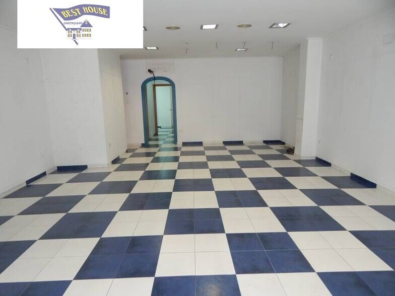 Retail in Ontinyent, Valencia to rent - Building Photo - Image 3 of 13