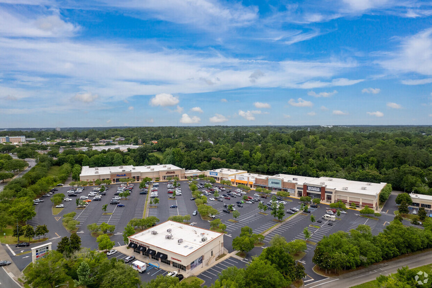 1415-1645 Governor's Square Blvd, Tallahassee, FL for rent - Building Photo - Image 3 of 39