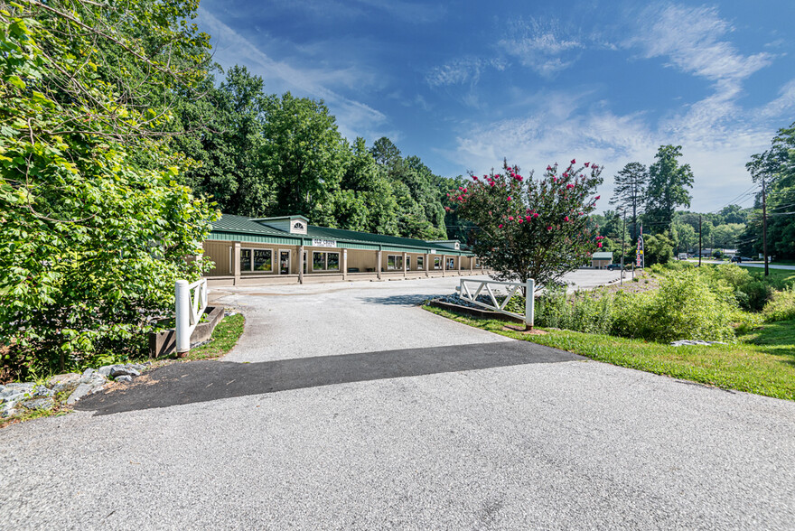 2060 Lynn Rd, Columbus, NC for rent - Building Photo - Image 3 of 6