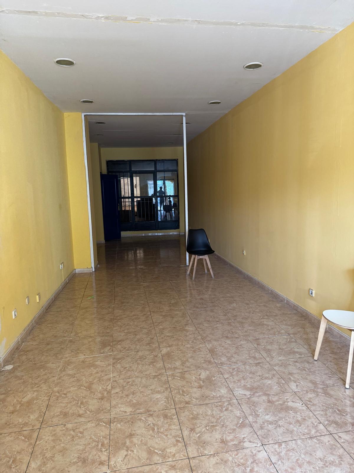 Retail in Torrijos, Toledo to rent Interior Photo- Image 1 of 4