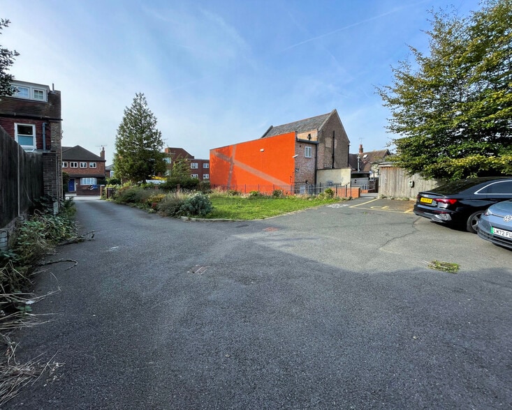 15 Roxeth Hl, Harrow for sale - Building Photo - Image 1 of 1