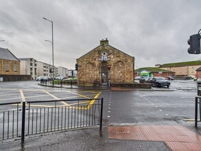 7 Fowlds St, Kilmarnock to rent Building Photo- Image 1 of 5