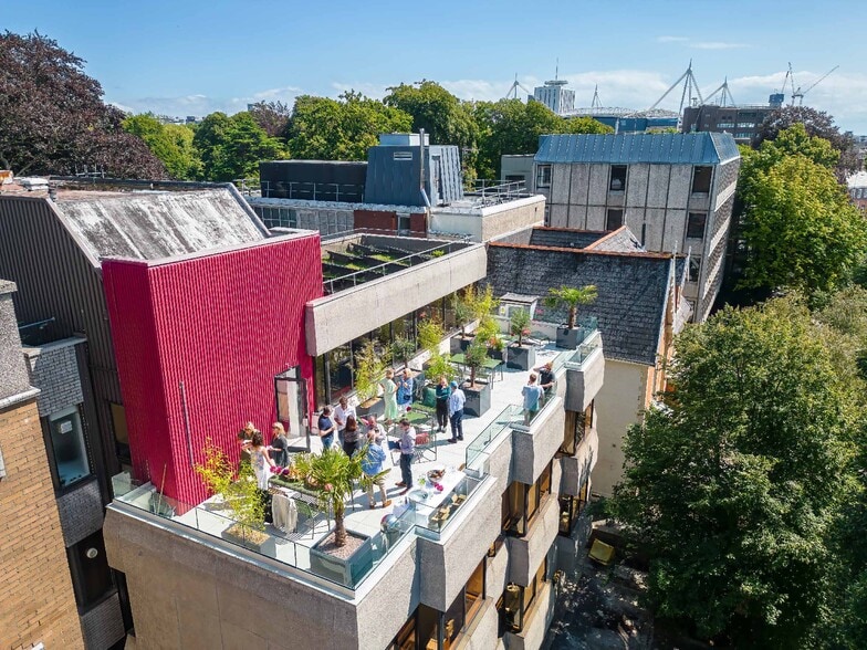 12 Cathedral Rd, Cardiff to rent - Aerial - Image 2 of 16