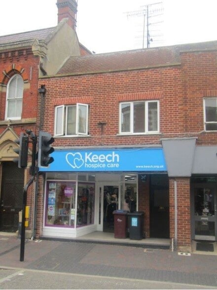 28 High St, Newport Pagnell for sale - Primary Photo - Image 1 of 1