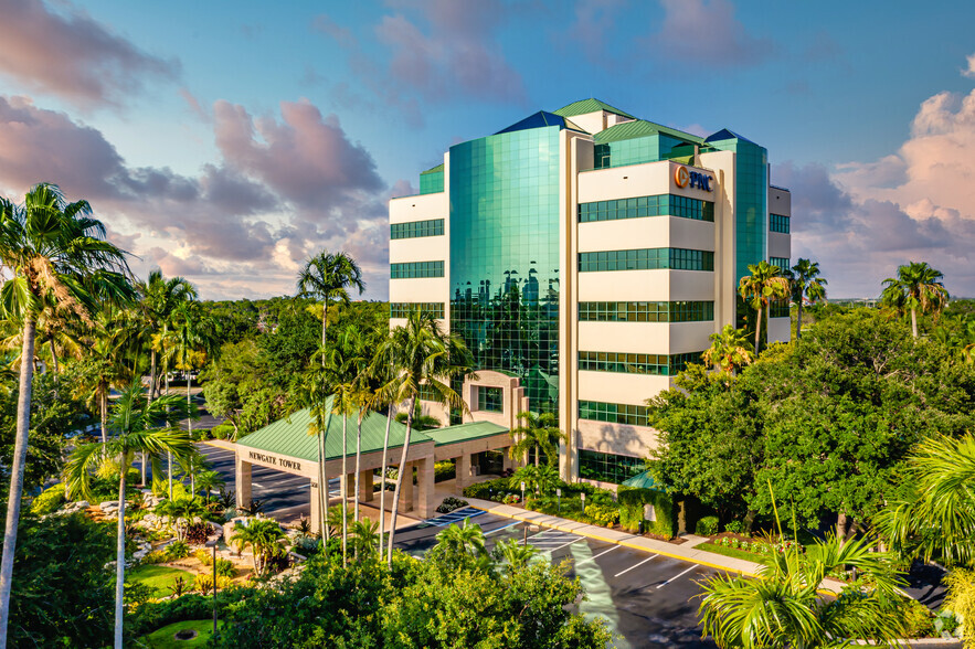 5150 Tamiami Trl N, Naples, FL for rent - Building Photo - Image 1 of 9