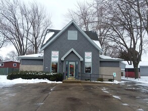 511 W Murdock Ave, Oshkosh, WI for sale Primary Photo- Image 1 of 1