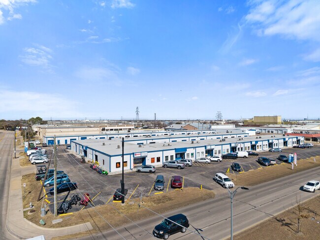 More details for 3201-3207 E Pioneer Pky, Arlington, TX - Industrial to Rent