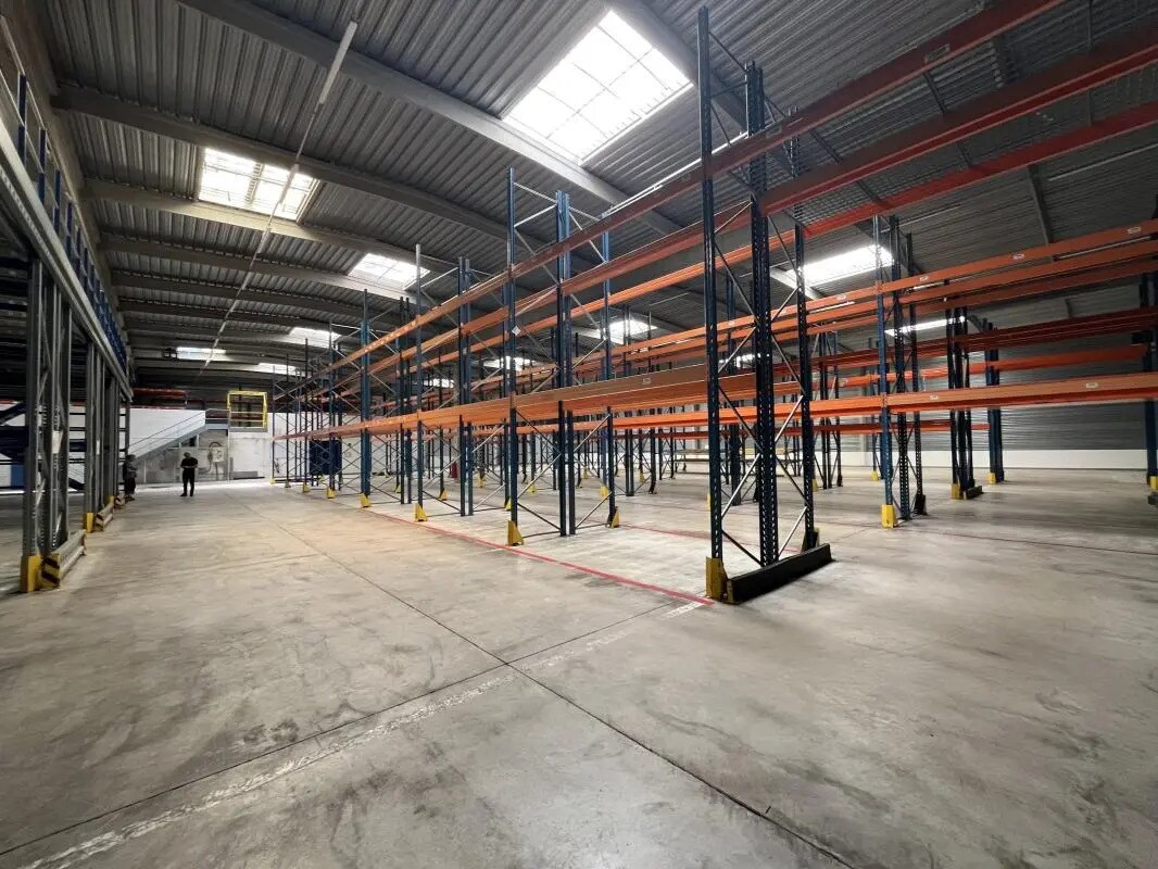 Light Industrial in Lisses to rent Interior Photo- Image 1 of 9