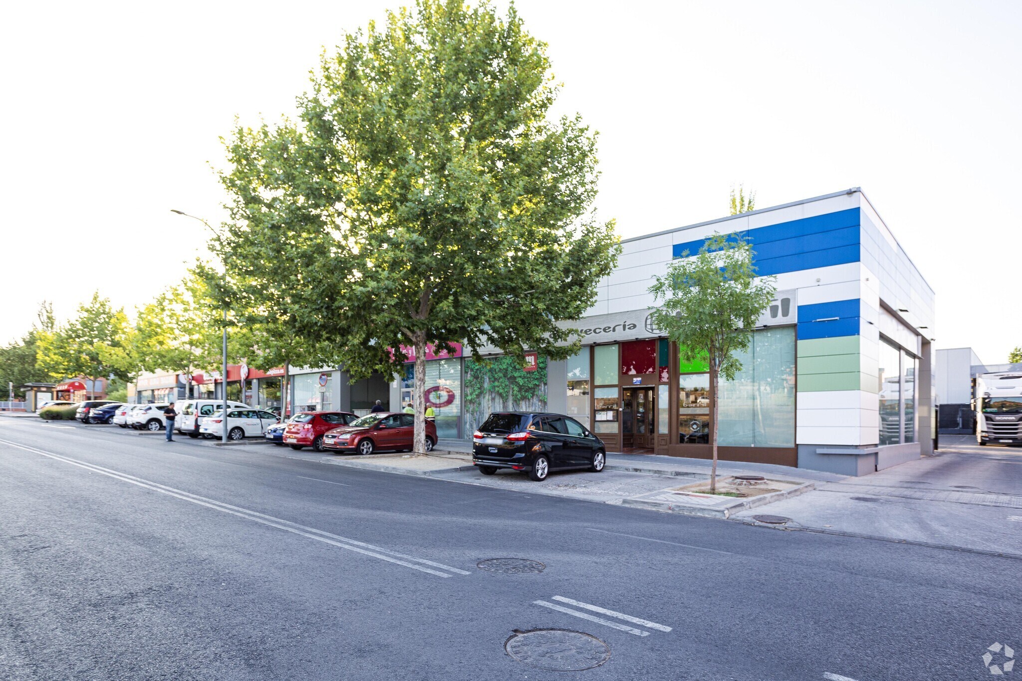 Retail in Arroyomolinos, Madrid to rent Primary Photo- Image 1 of 2