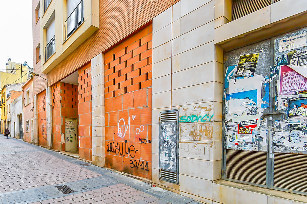 Retail in El Vendrell, Tarragona to rent Building Photo- Image 1 of 10