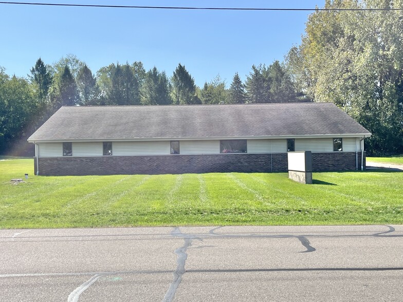 189 E Bell Dr, Warsaw, IN for rent - Building Photo - Image 2 of 11