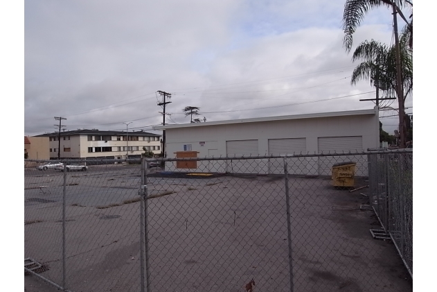 4200 Crenshaw Blvd, Los Angeles, CA for rent - Building Photo - Image 3 of 6