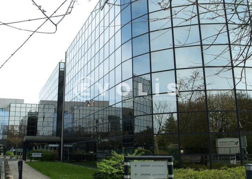 Office in Vélizy-Villacoublay to rent - Building Photo - Image 3 of 11