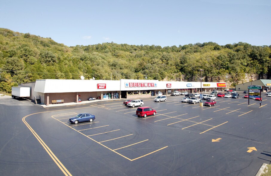 72-80 Dixon Springs Hwy, Carthage, TN for sale - Primary Photo - Image 1 of 1