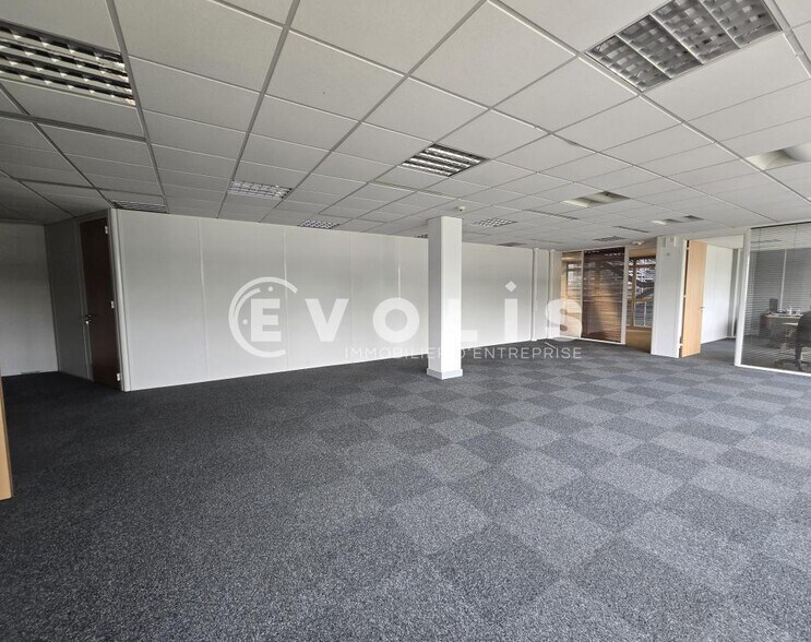 Office in Orsay for sale - Interior Photo - Image 2 of 8