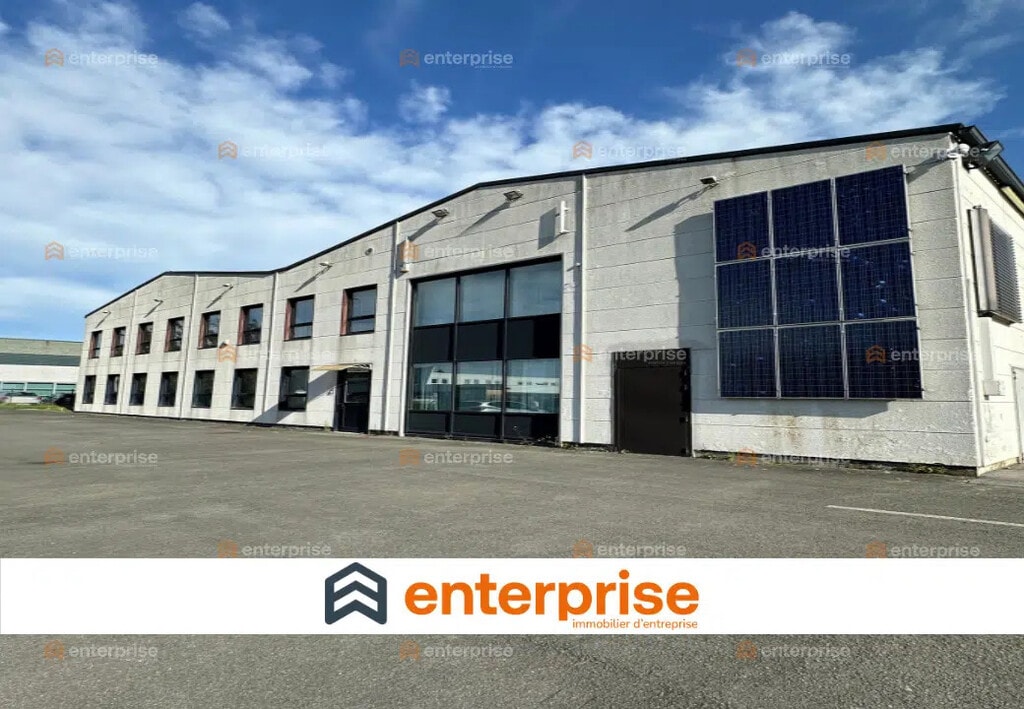 Vente Local d'activités 1 300 m² - Photo 1
