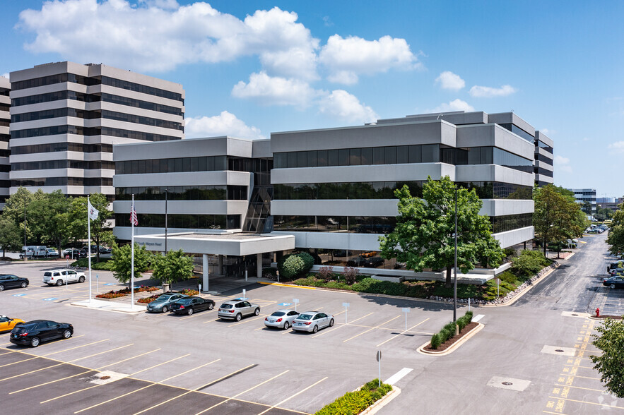 1901 S Meyers Rd, Oakbrook Terrace, IL for rent - Building Photo - Image 1 of 12