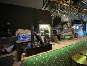 Retail in Barcelona, Barcelona to rent Interior Photo- Image 1 of 5