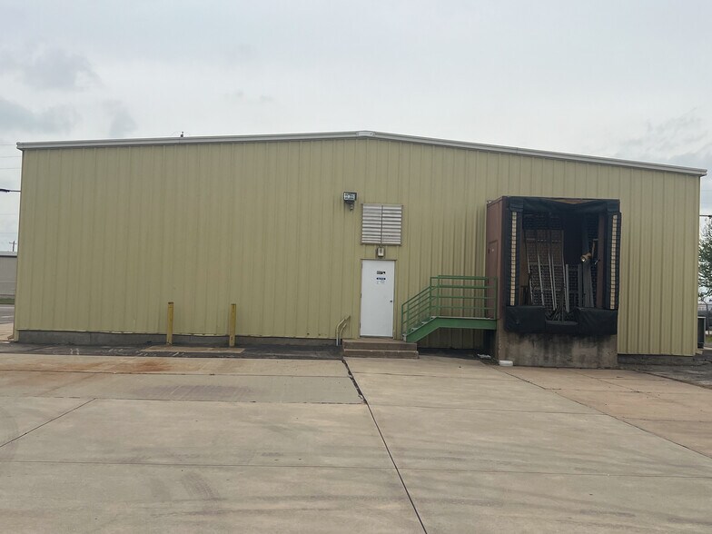 300 W Industrial St, Valley Center, KS for sale - Building Photo - Image 2 of 11