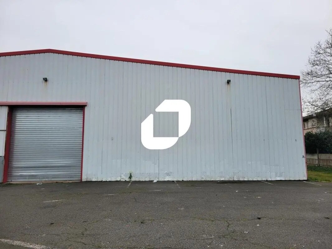 Light Industrial in Les Sorinières to rent Building Photo- Image 1 of 6