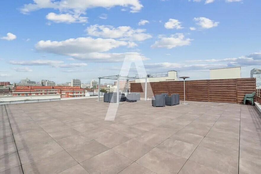 Office in Ivry-sur-Seine to rent - Building Photo - Image 3 of 5