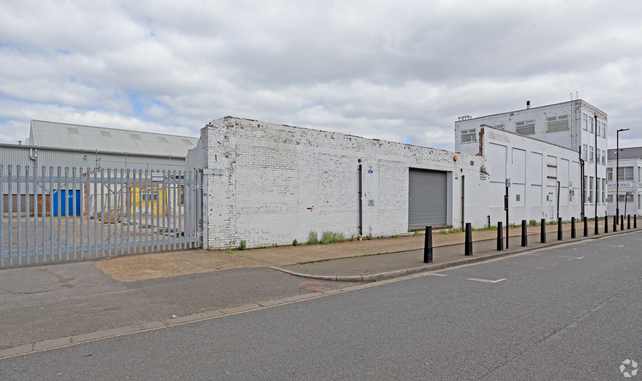 10 St Leonards Rd, London for sale Primary Photo- Image 1 of 1