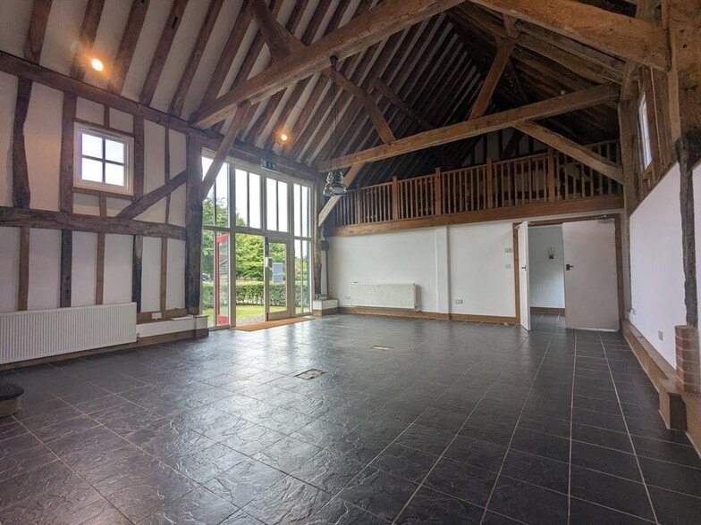 Coles Lane, Ockley to rent - Building Photo - Image 2 of 8