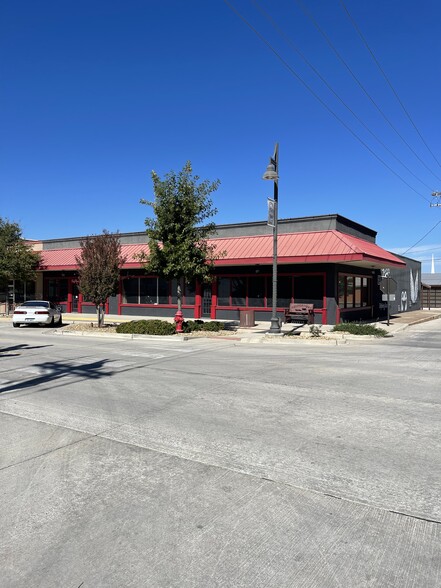 921 Halsell St, Bridgeport, TX for rent - Building Photo - Image 1 of 14