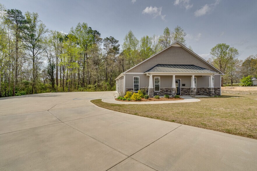 46 Comm Park Ln, Angier 27501 UK