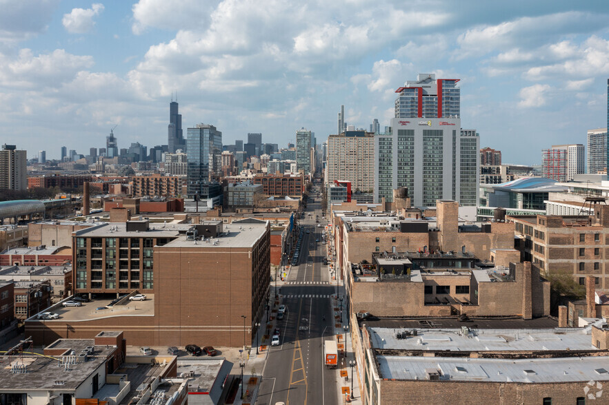 2325 S Michigan Ave, Chicago, IL for rent - Aerial - Image 3 of 6