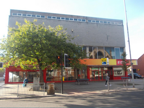 89-93 Carlton St, Castleford for rent Building Photo- Image 1 of 2