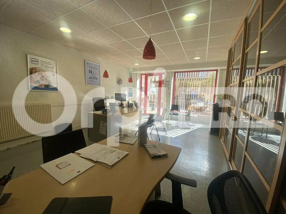 Retail in Trévoux for sale Interior Photo- Image 1 of 7