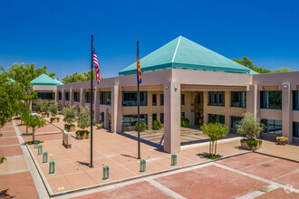 8777 N Gainey Center Dr, Scottsdale, AZ for rent Primary Photo- Image 1 of 28