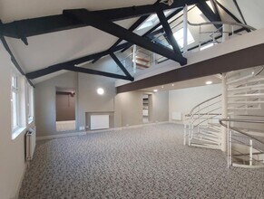 18 Monmouth Pl, Bath to rent Interior Photo- Image 1 of 2