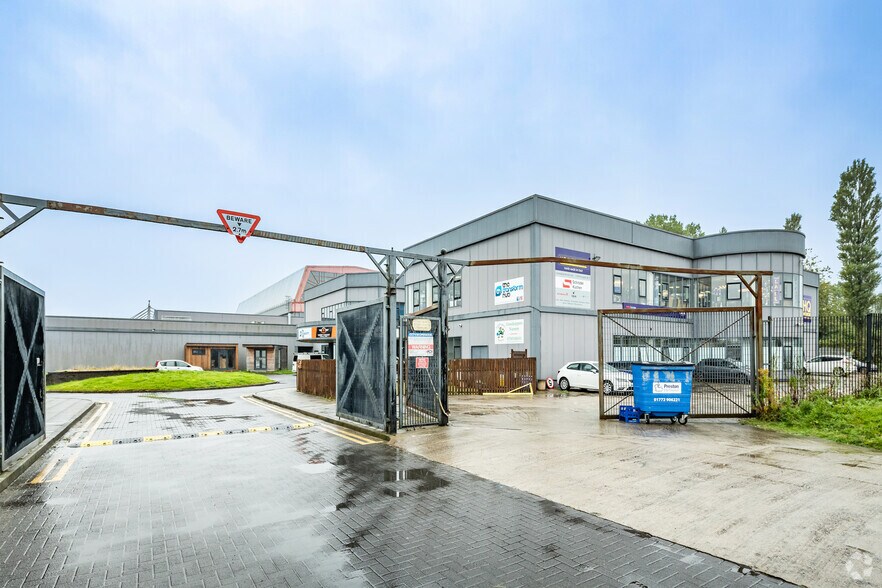 Oliver's Place, Preston to rent - Building Photo - Image 2 of 3