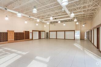 3900 Innes Rd, Ottawa, ON for rent Building Photo- Image 2 of 3