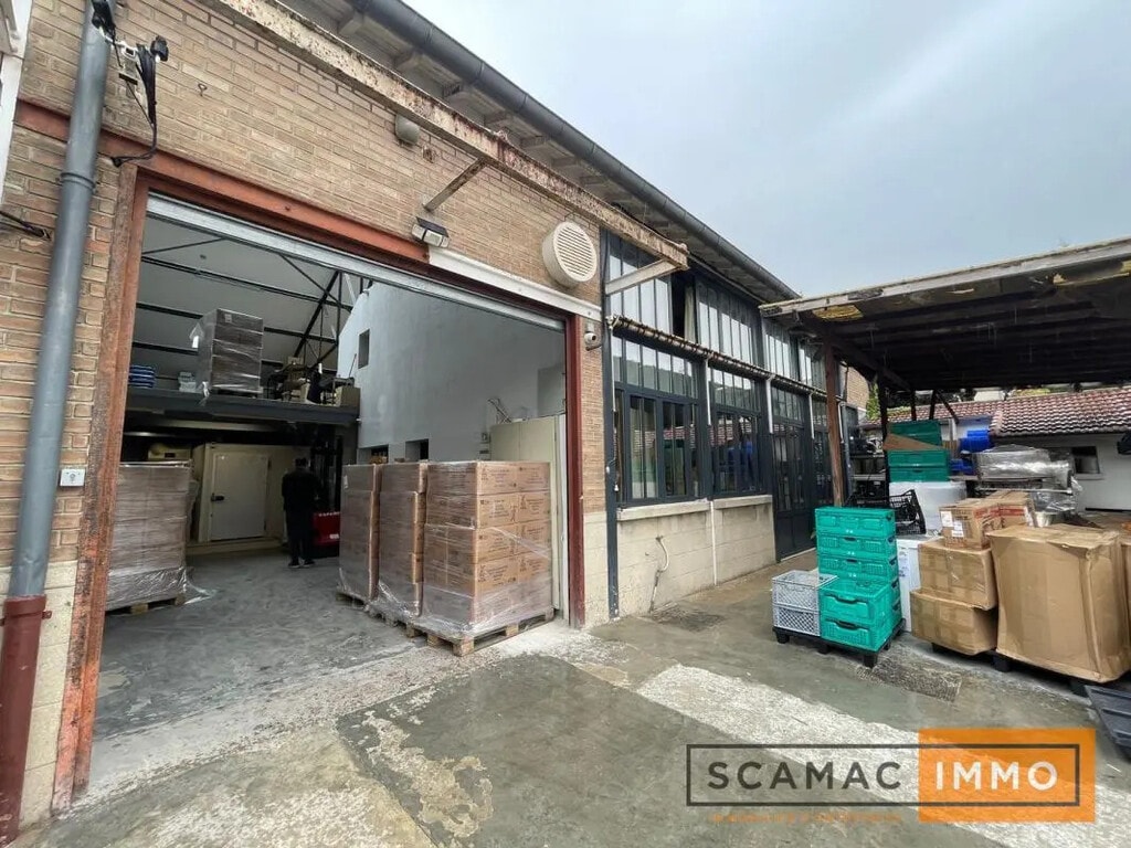 Vente Entrepôt 672 m² - Photo 1