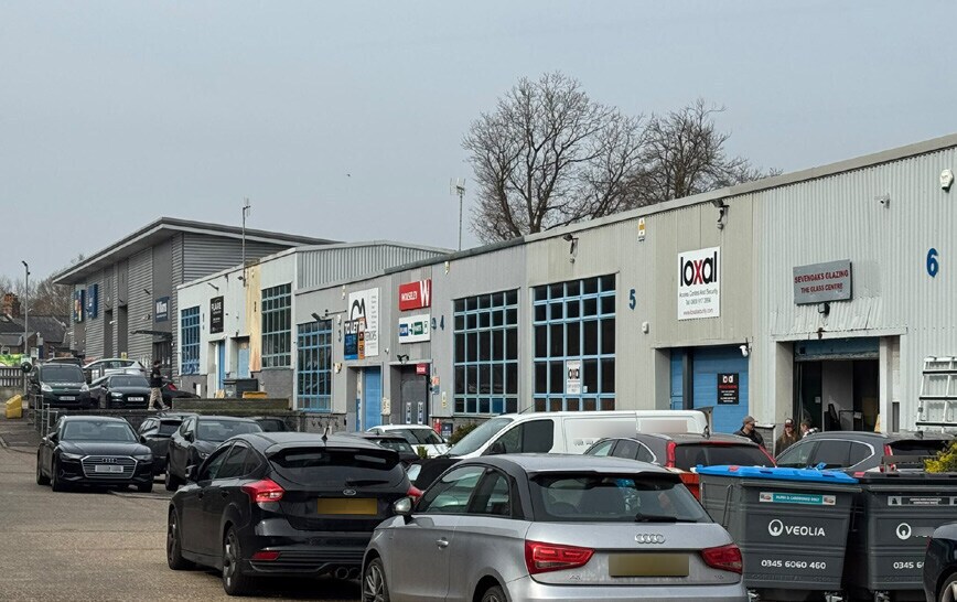 Unit 9 Cramptons Rd, Sevenoaks to rent - Building Photo - Image 3 of 4