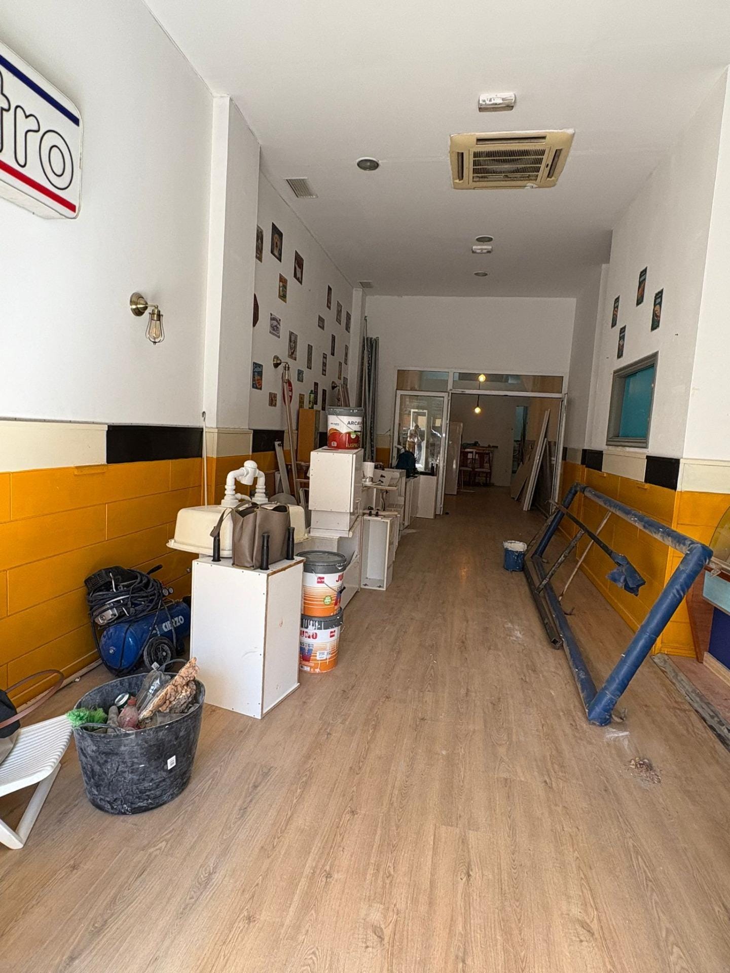 Retail in València, Valencia to rent Interior Photo- Image 1 of 23