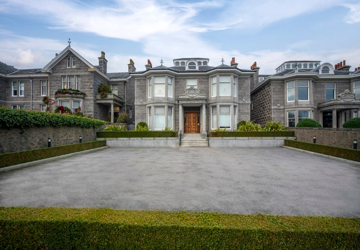 64 Queens Rd, Aberdeen to rent Building Photo- Image 1 of 13